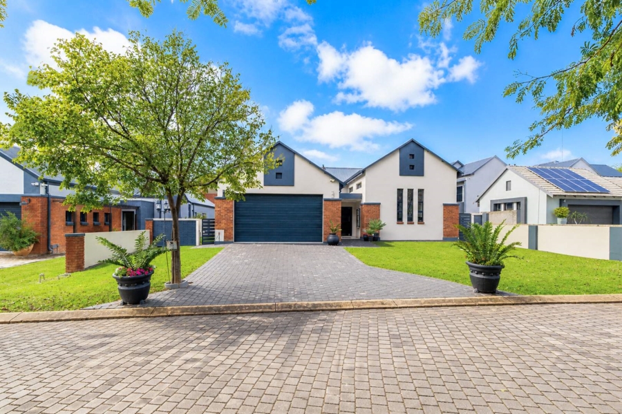 4 Bedroom Property for Sale in Meerhof North West